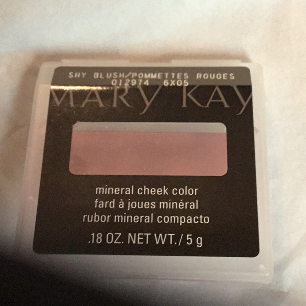 Mary Kay cheek color/blush- shy blush